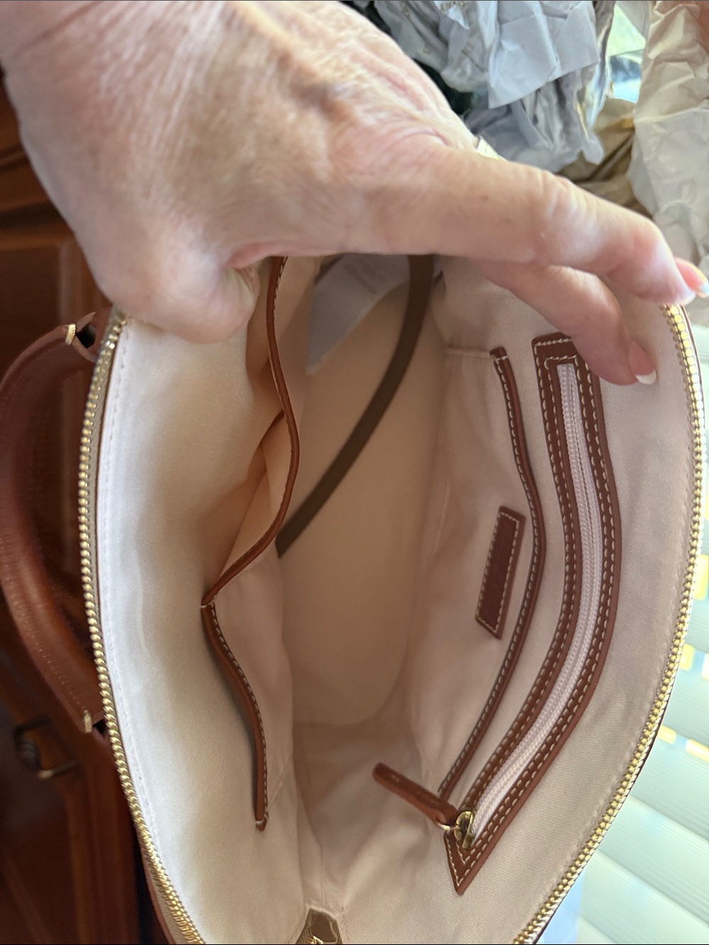 Like New Dooney & Bourke EPCOT International Food & Wine Festival 2022 Satchel - Picture 9 of 9